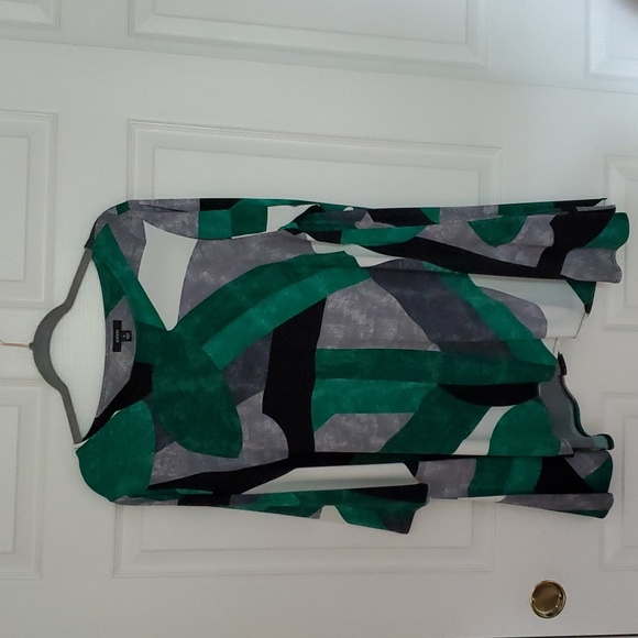 Tunic by ALFANI size 2X. Green, white, black geometric. - Picture 1 of 4